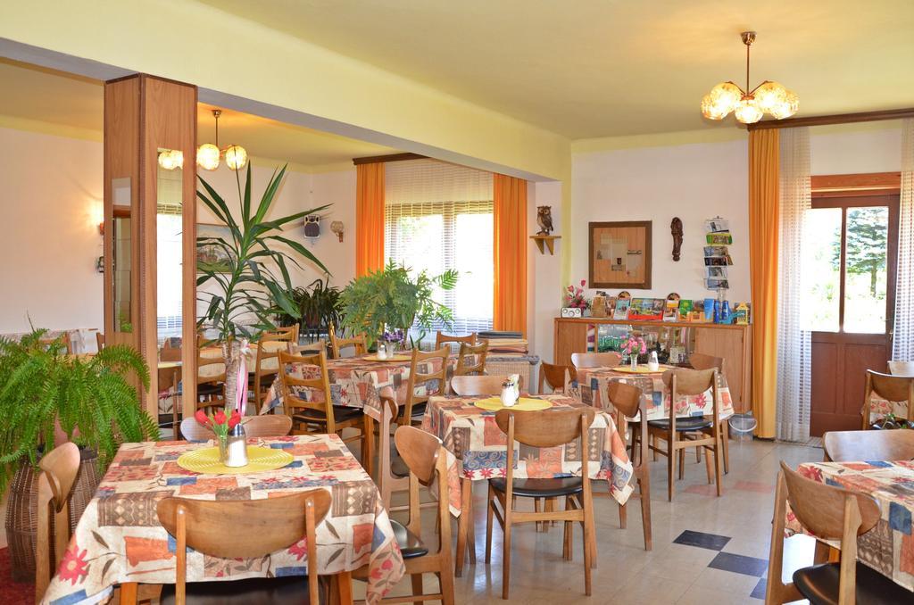 Gasthof-Pension Karawankenblick Перчах-ам-Вертерзе Екстер'єр фото