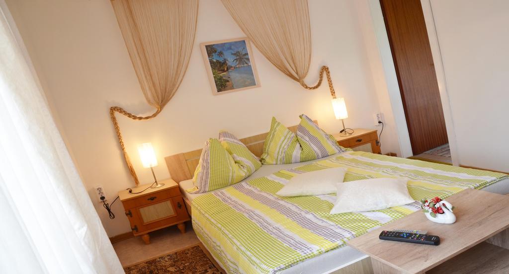 Gasthof-Pension Karawankenblick Перчах-ам-Вертерзе Екстер'єр фото