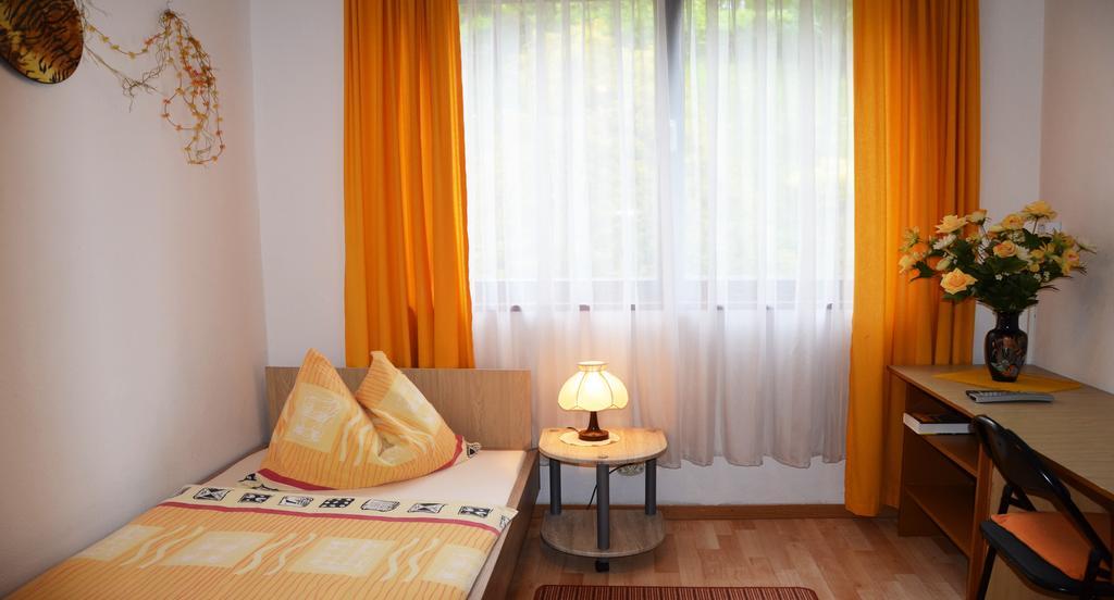 Gasthof-Pension Karawankenblick Перчах-ам-Вертерзе Екстер'єр фото